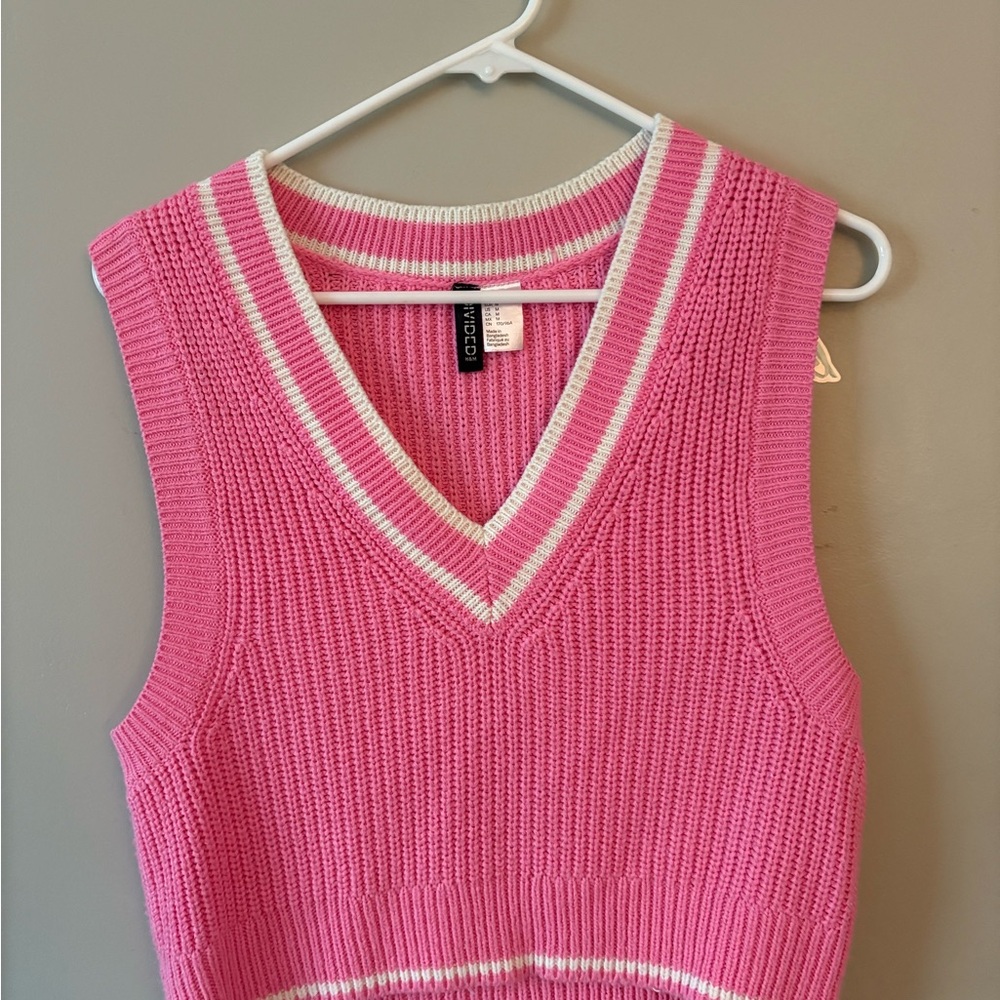 H&M Pink and White Knit V-Neck Vest